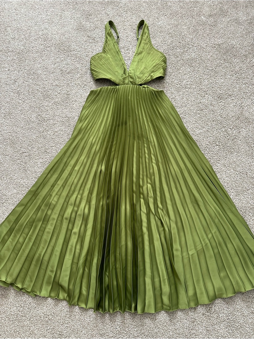 Abercrombie & Fitch Giselle Satin Pleated Cutout Maxi Dress – Olive Green
